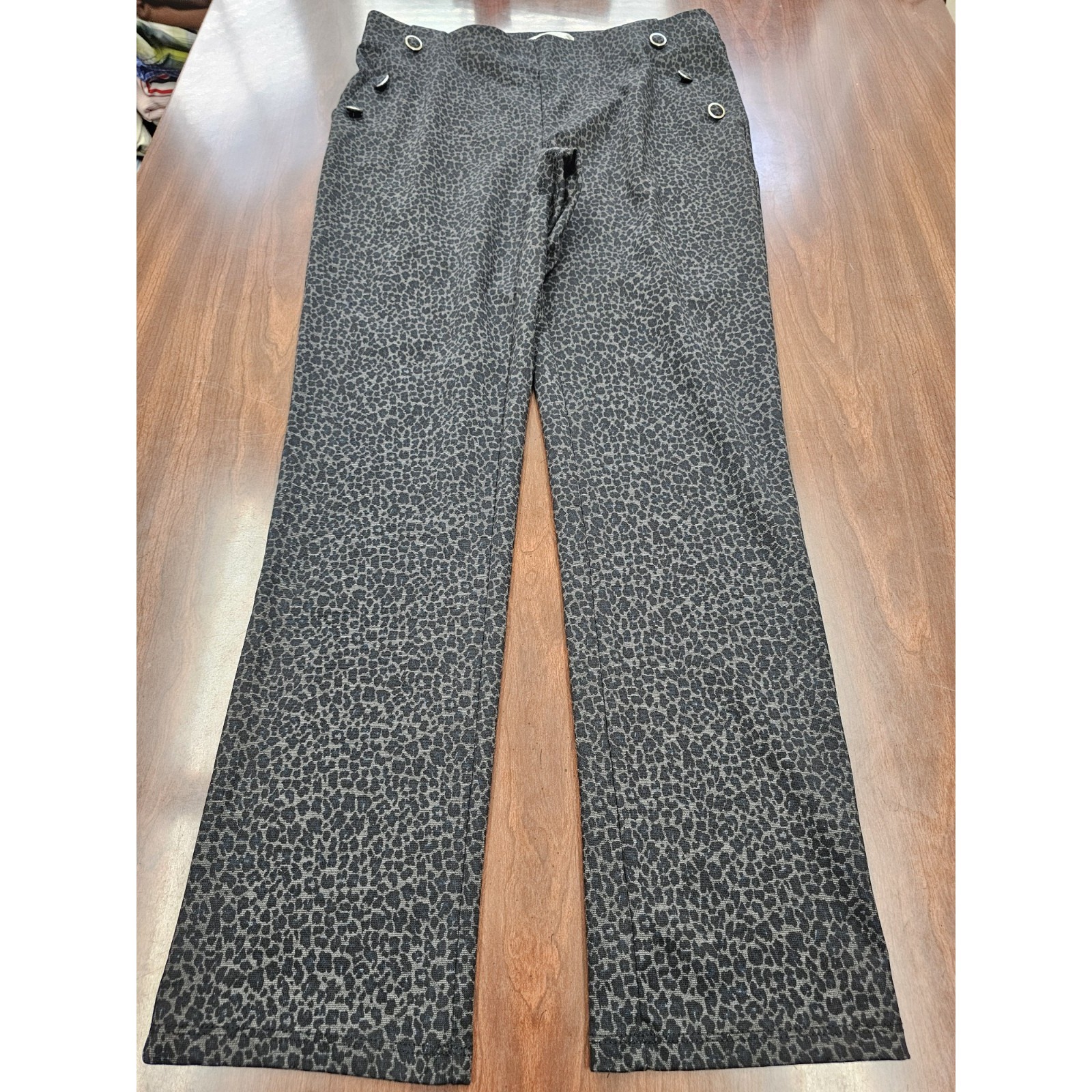 89th & Madison Women's M Gray Leopard Print Pants Grommet Waist Lined Stretch